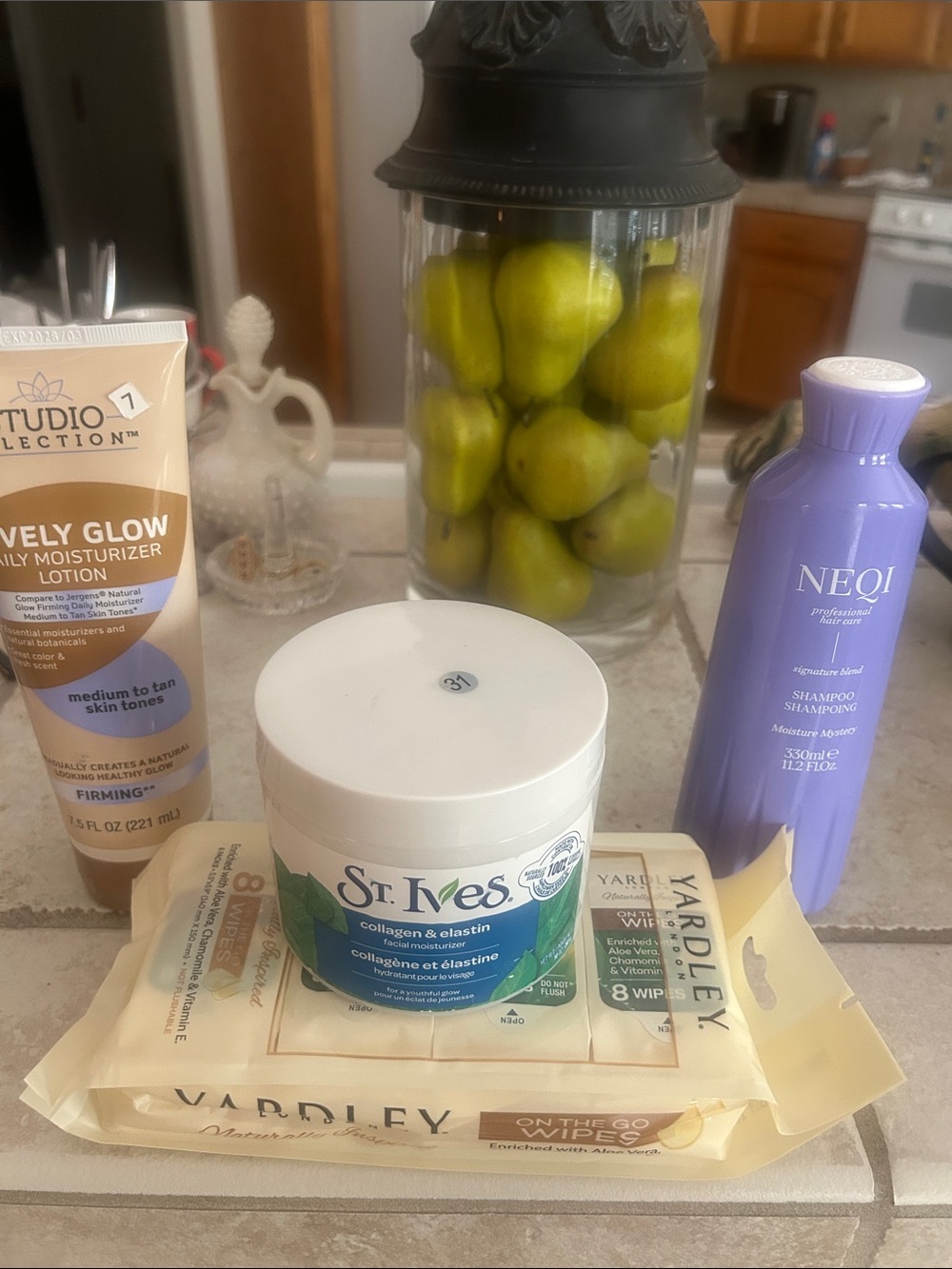 St. Ives Collagen & Elastin Moisturizing Cream - White